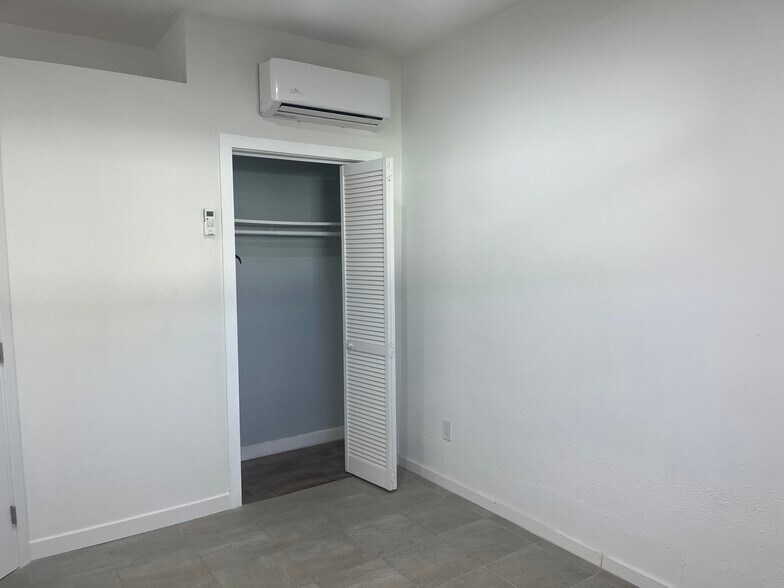 Mini split AC/Heat - 10500 Hayvenhurst Ave