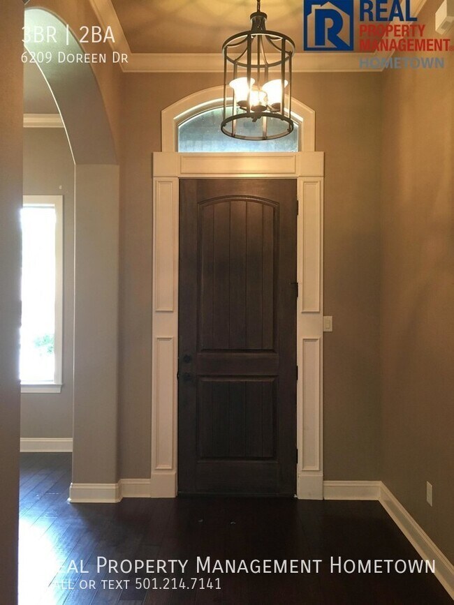 Building Photo - Magnificent 3/2 Home Tucked Away in a Beau...