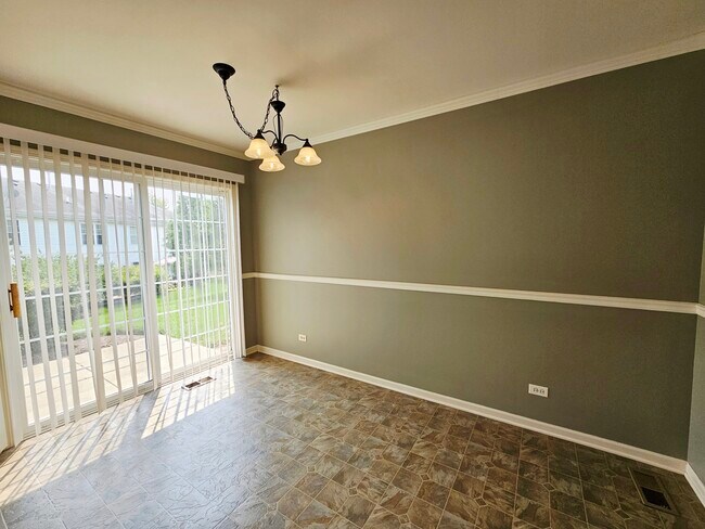 Building Photo - 504 Lancaster Dr