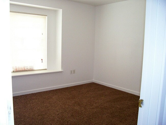 Building Photo - Convenient Fort Collins Living- Ground Floor 1 Bedroom Condo