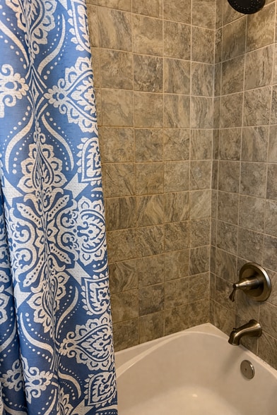 Building Photo - 513 N Nixon Ave