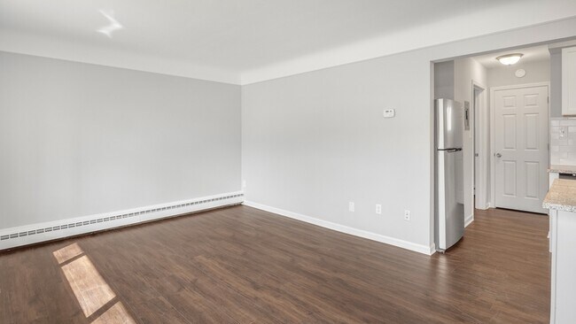 Building Photo - 1617 W Nine Mile Rd