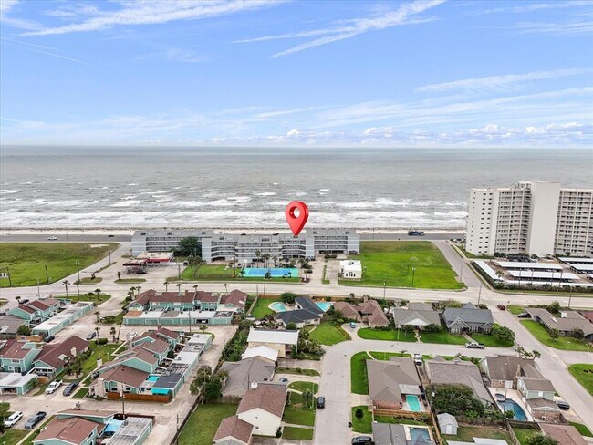 Building Photo - 7600 Seawall Blvd