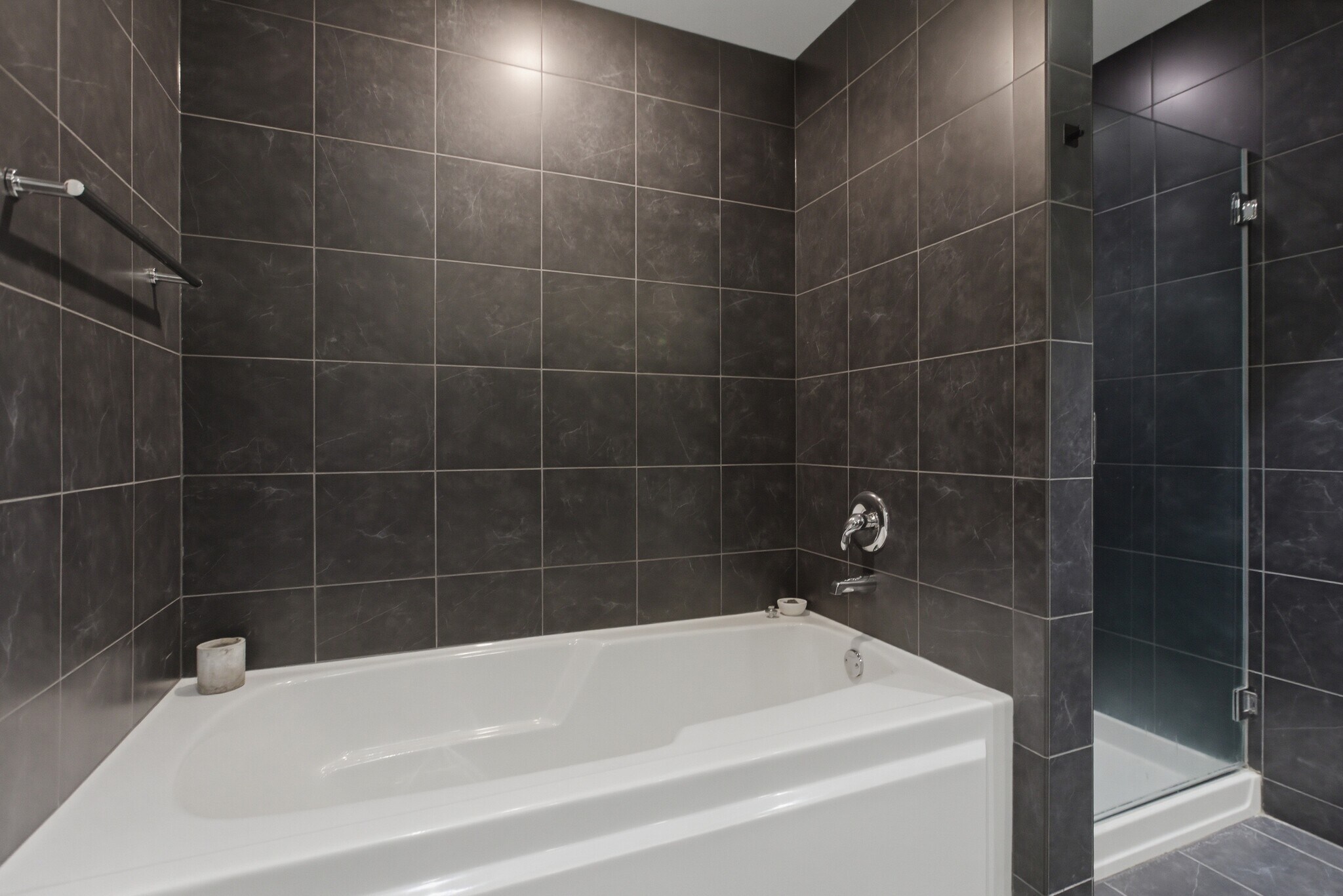 Building Photo - 900 N Kingsbury St