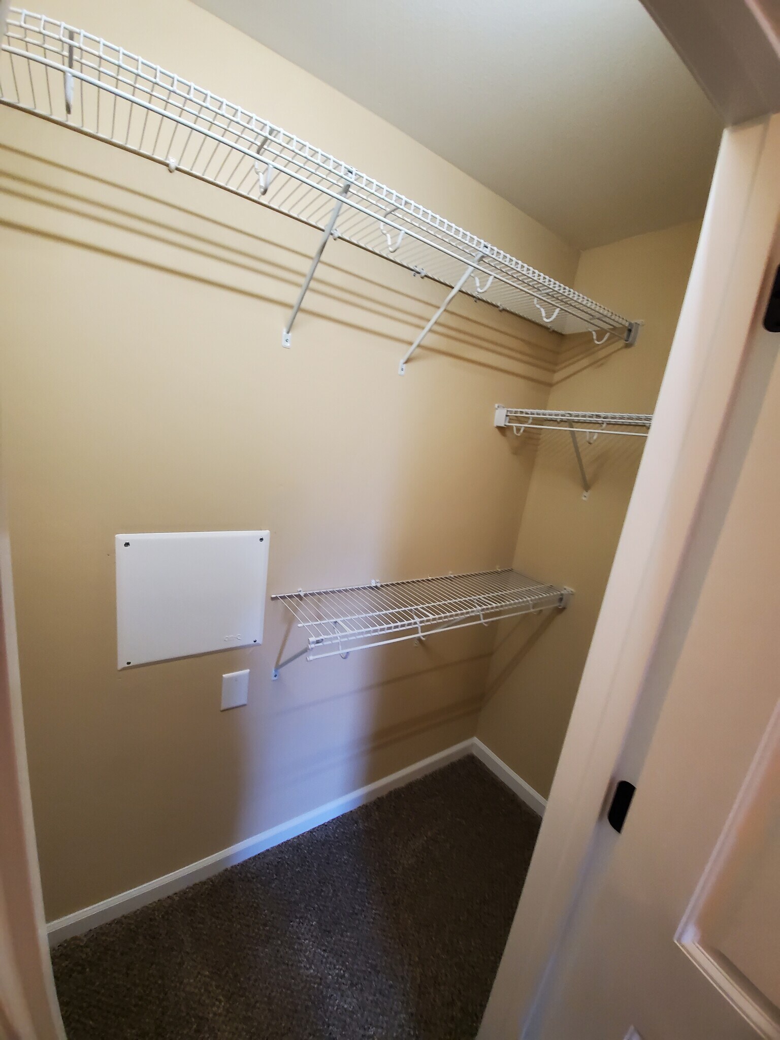 Building Photo - 156 Center Pointe Dr