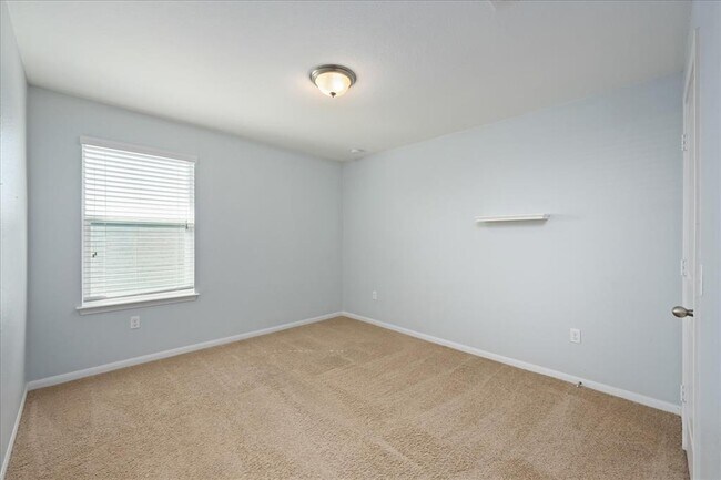Building Photo - 122 Denton Dr