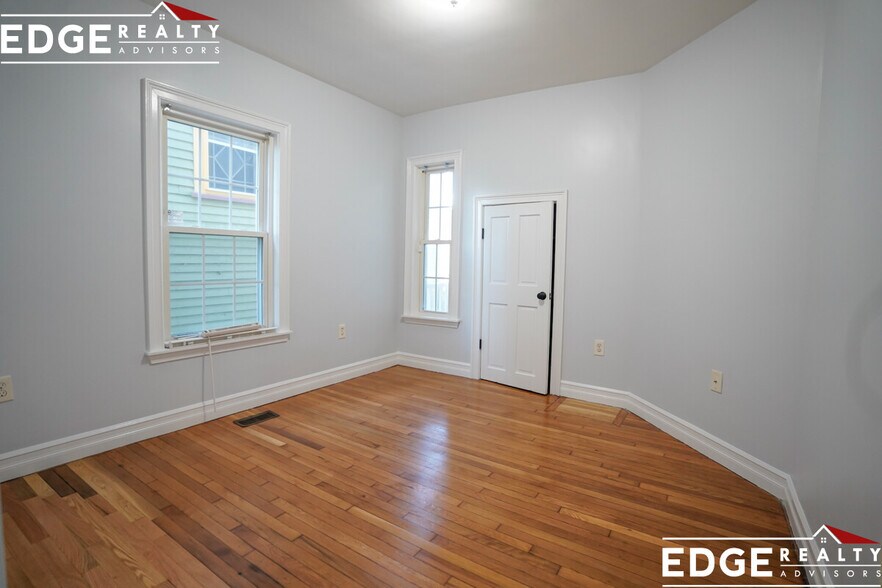 Building Photo - 62 Dracut St