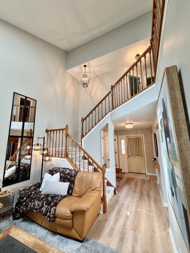 Building Photo - 1353 Ridgefield Cir