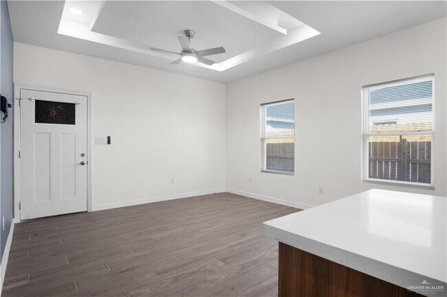 Building Photo - 24 N Onyx Ave