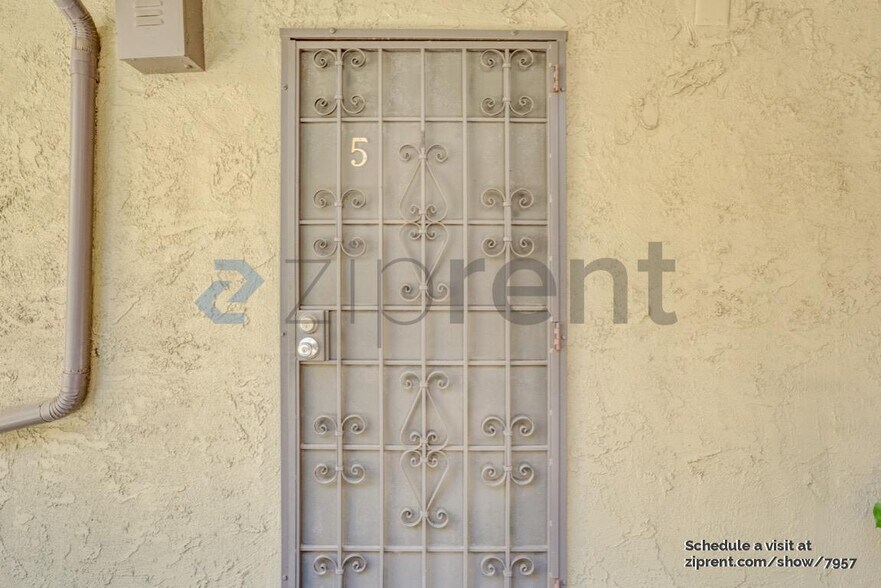 Building Photo - 4506 Saugus Ave