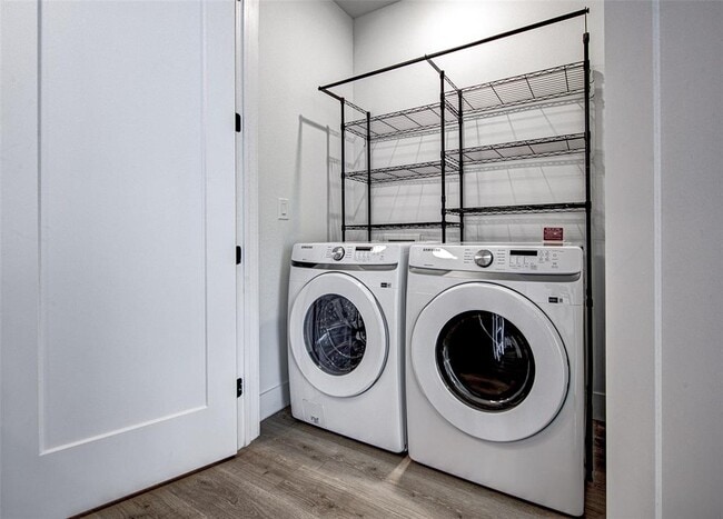 Building Photo - 1701 Simond Ave