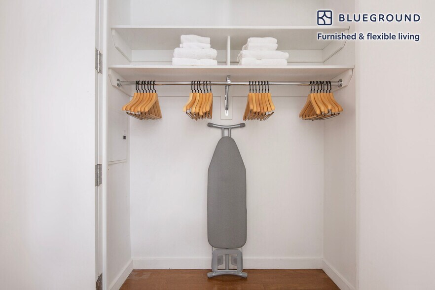 Building Photo - 1600 Broadway-SI FL14-ID697