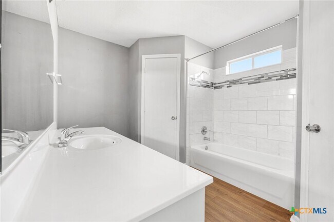 Building Photo - 4006 Waterproof Dr