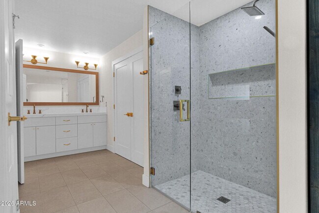 Building Photo - 15650 N 60th Pl