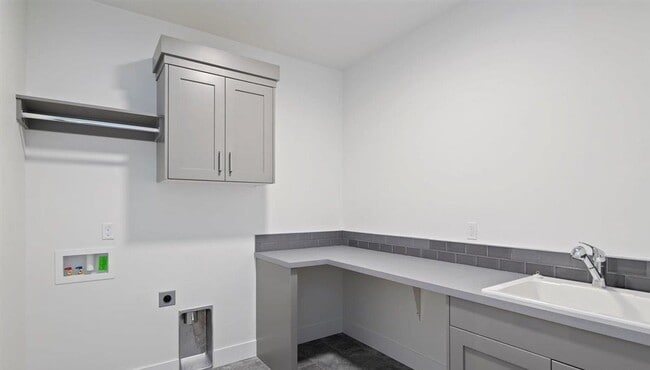 Building Photo - Beautiful 3 Bedroom/3 Bath home with 3 car garage in Beautiful Star, ID