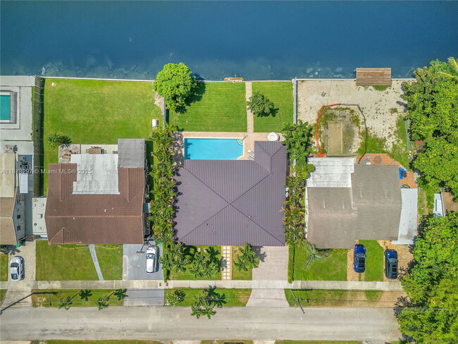 Building Photo - 21100 NE 25th Ct