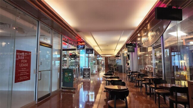 Building Photo - 1717 N Bayshore Dr