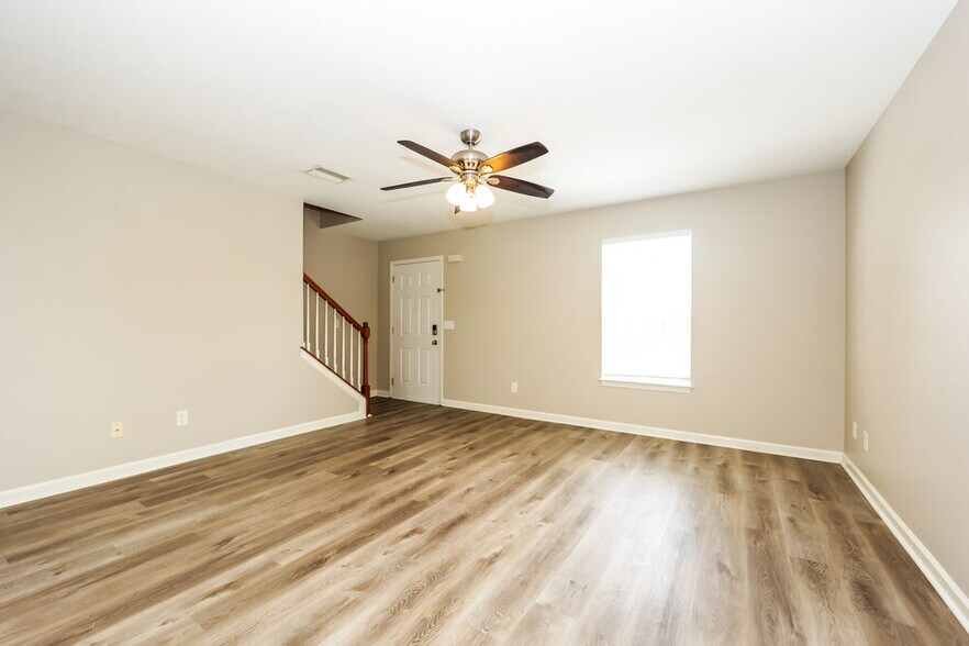 Building Photo - 224 Mary Joe Martin Dr