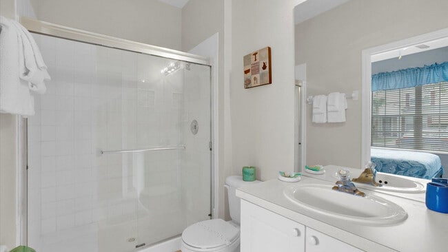 Building Photo - 2326 Silver Palm Dr