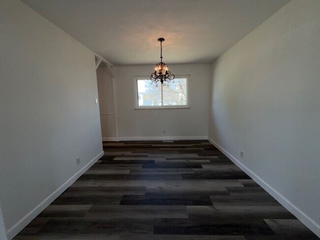 Building Photo - 580 Bridgebend Rd