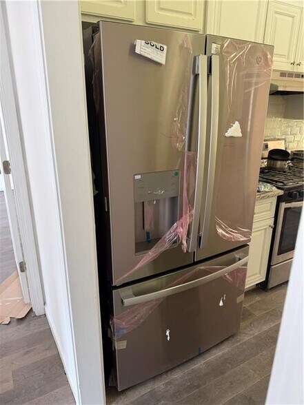 Building Photo - 678 Arbour Way