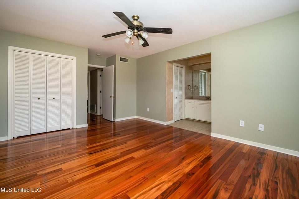 Building Photo - 1011 Mcdale Ln