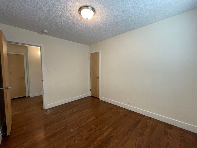 Building Photo - $0 DEPOSIT OPTION! 3 BED/2 BATH IN DELMAR PARKWAY