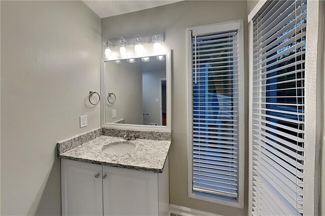 Building Photo - 2755 Whitehurst Dr