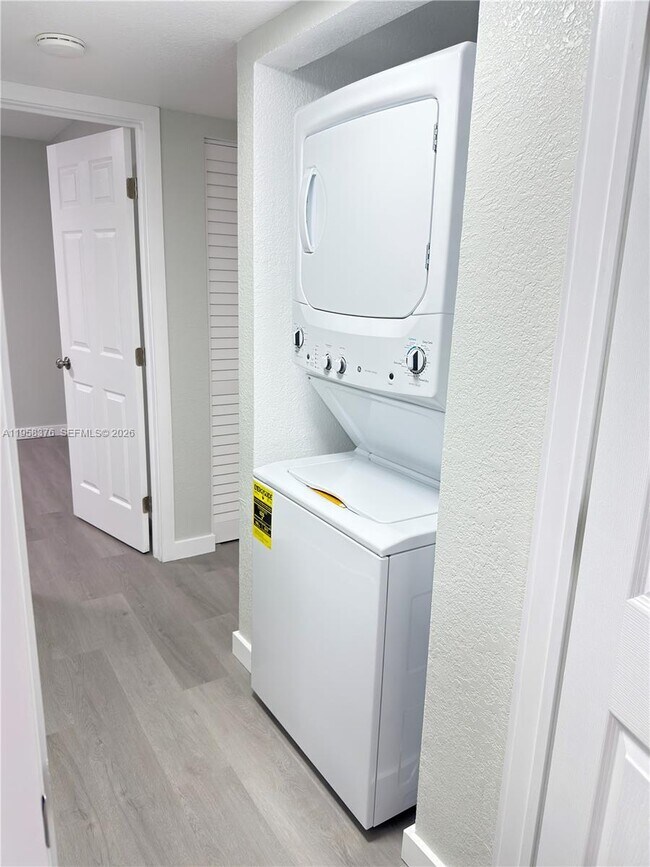 Building Photo - 18206 Mediterranean Blvd