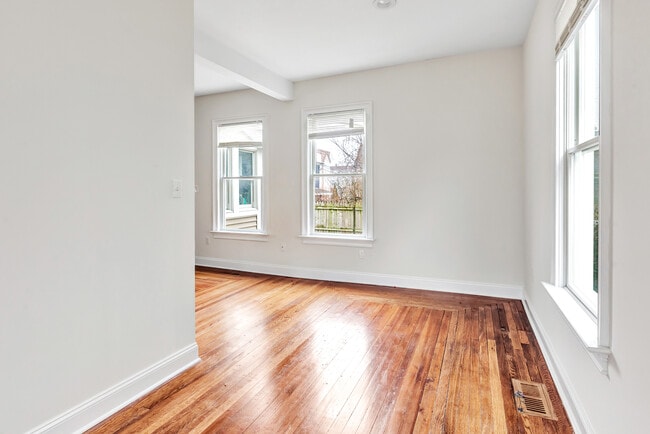 Building Photo - 105 Atlantic St