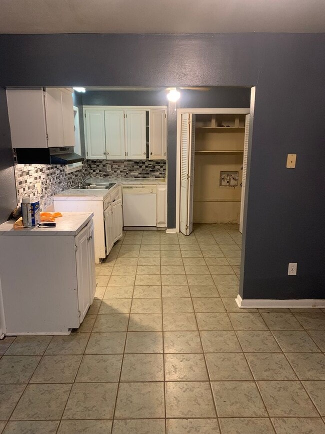 Building Photo - 3046 Hoyte Dr