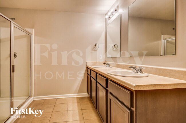 Building Photo - 11565 Cedar Glades Dr