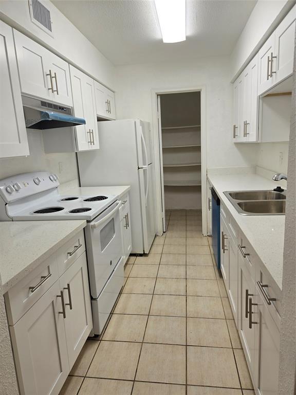 Building Photo - 7400 Bellerive Dr