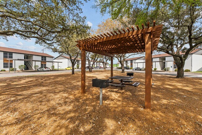 Building Photo - Move-In Ready Living at The Ashton on 287: Fully Furnished Apartments with Utilities Included