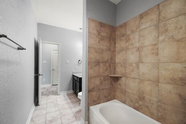 Building Photo - 5814 Dayln Ct