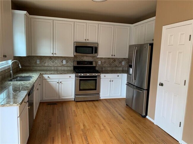 Building Photo - 1401 Redbud Way