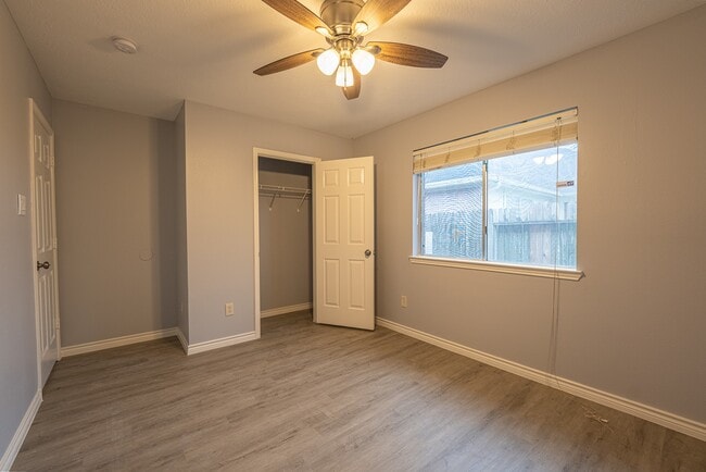 Building Photo - 1126 Noble Glen Dr