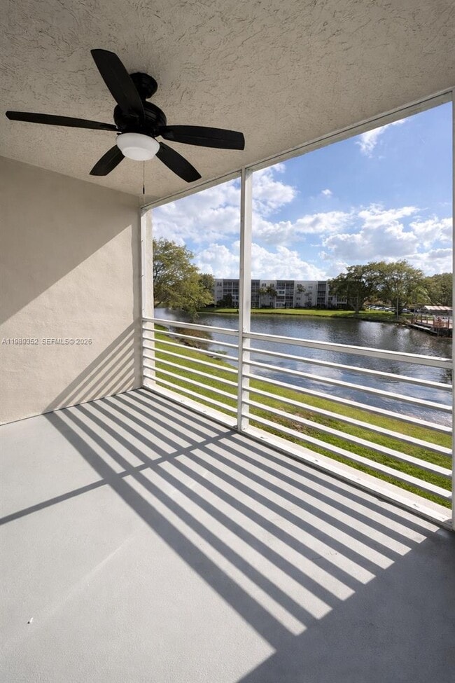 Building Photo - 9330 Lagoon Pl