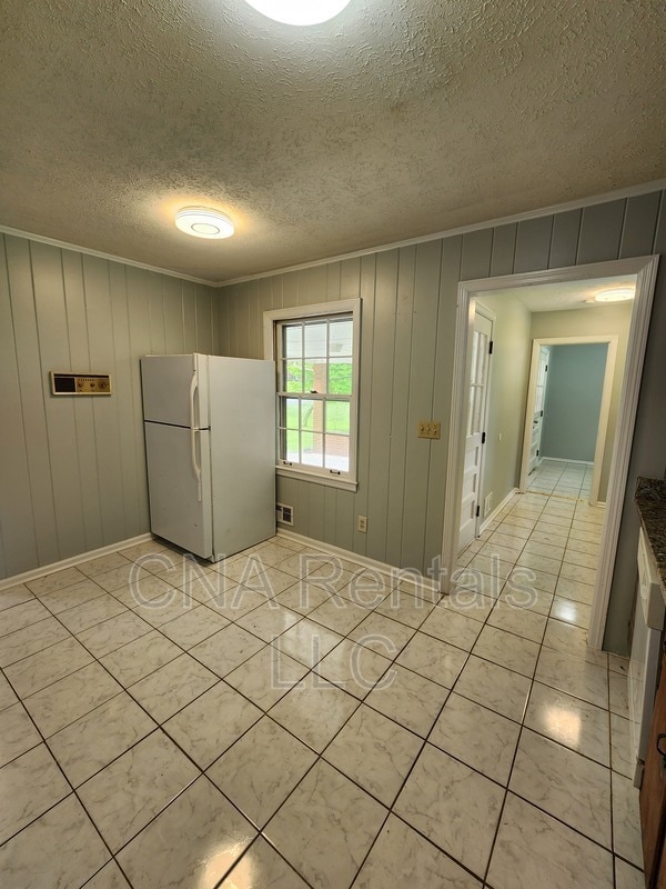 Building Photo - 626 Honeybear Ln