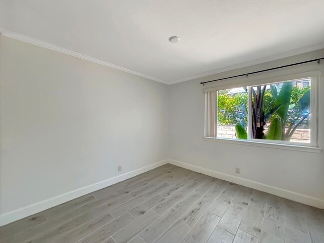 Building Photo - SD: Bright 2BD/2BA Ground-Floor Condo in La Jolla with Covered Patio, Pool & Reserved Parking