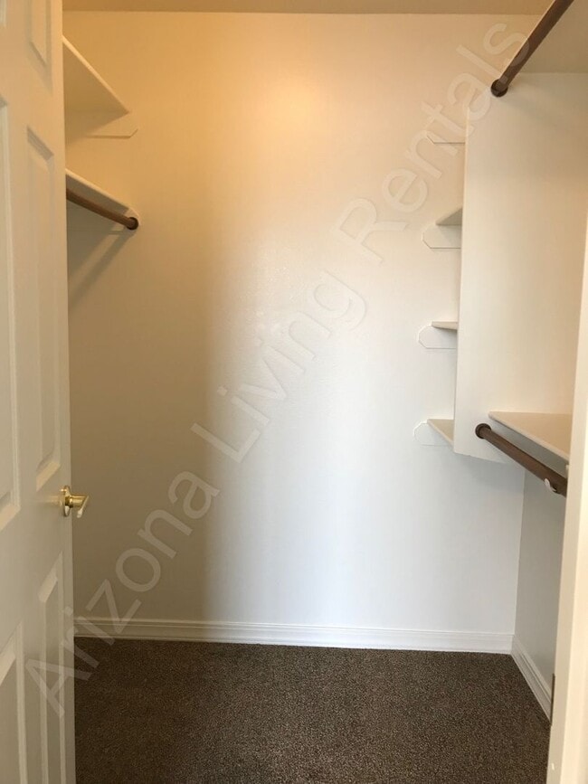 Building Photo - PERFECT CUL-DE-SAC HOME