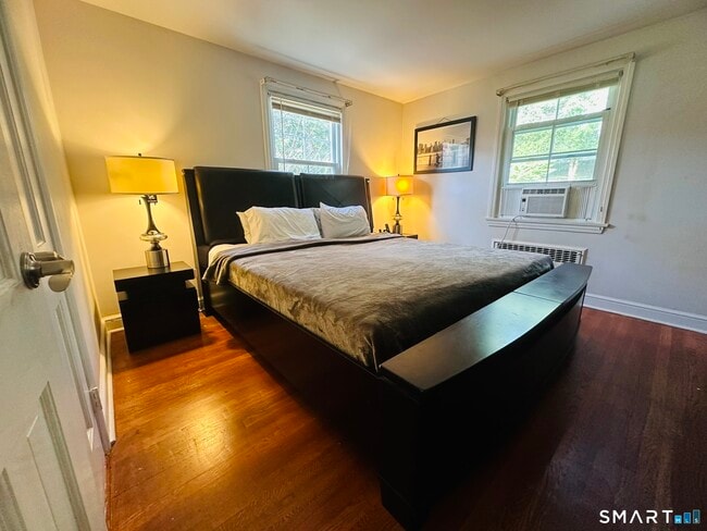 Building Photo - 37 Weed St