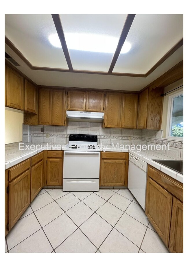 Building Photo - House for Rent|623 E Clinton Ave Atwater