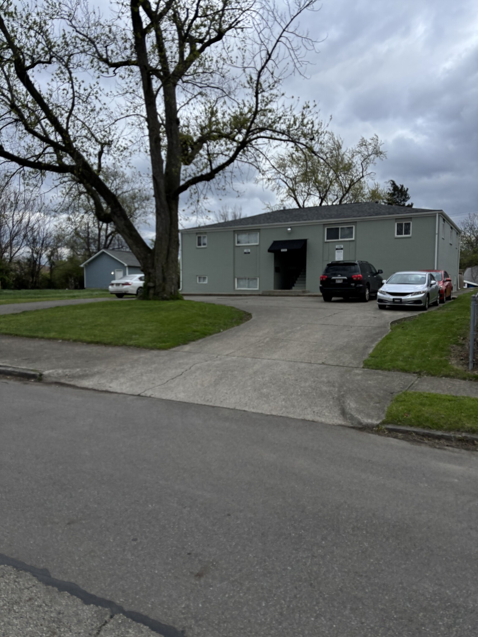 Building Photo - 669 Gibbard Ave