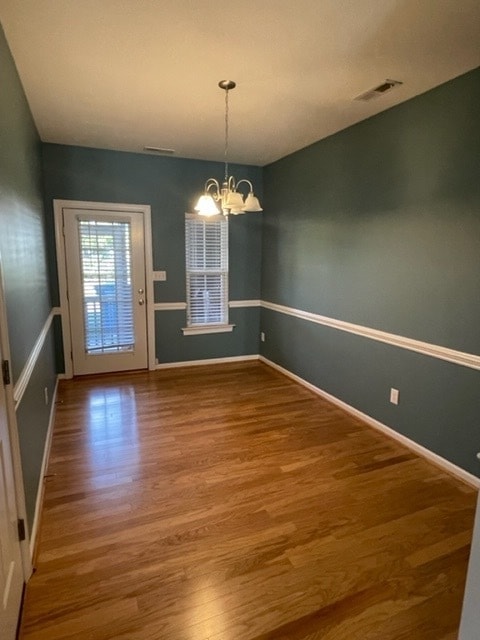 Building Photo - Spacious 3-bedroom, 2.5-bath home