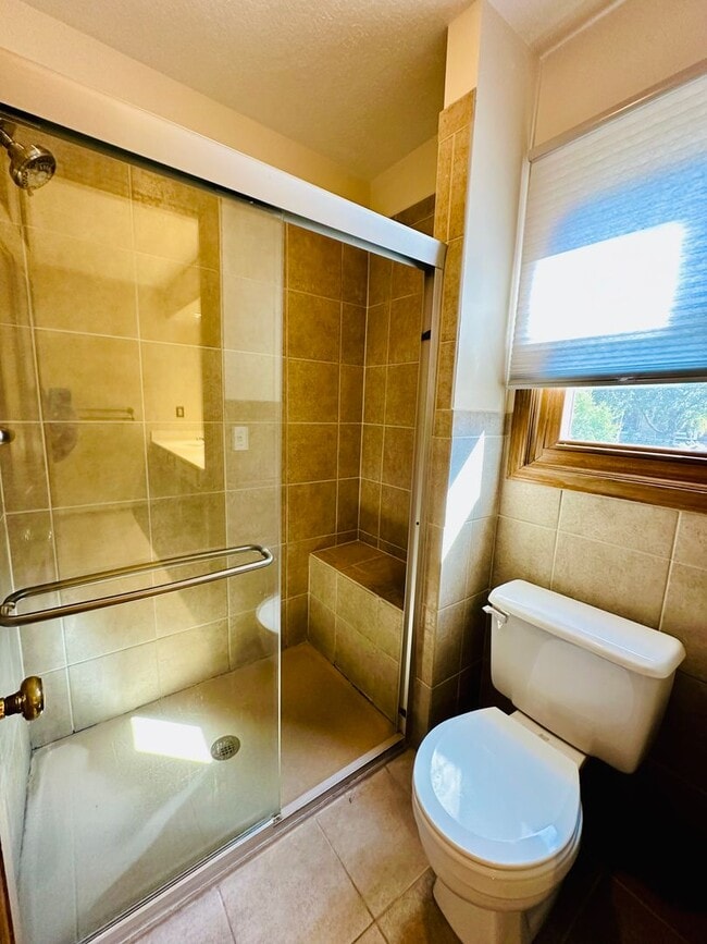 Building Photo - {13040} Spacious Cherry Creek Home + First...