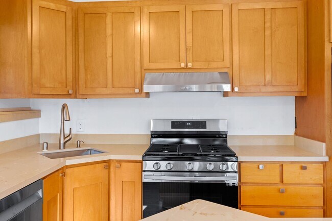 Building Photo - Downtown Napa 2 bdrm 1.5 Bath Home Availab...