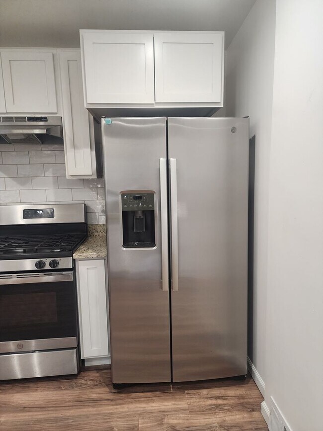 Building Photo - Beautiful 2 Bedroom home with all of the amenities