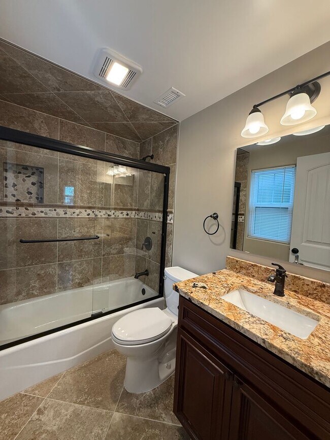 Building Photo - 4738 Hillcrest Ave