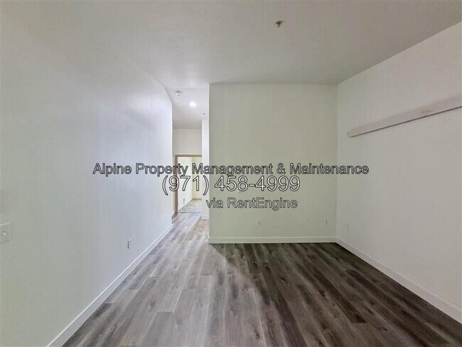 Building Photo - 10010 SW 125th Ave
